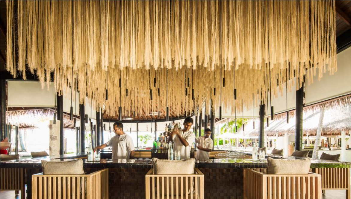 Thila · Pool and lounge bar · wood-fired pizza